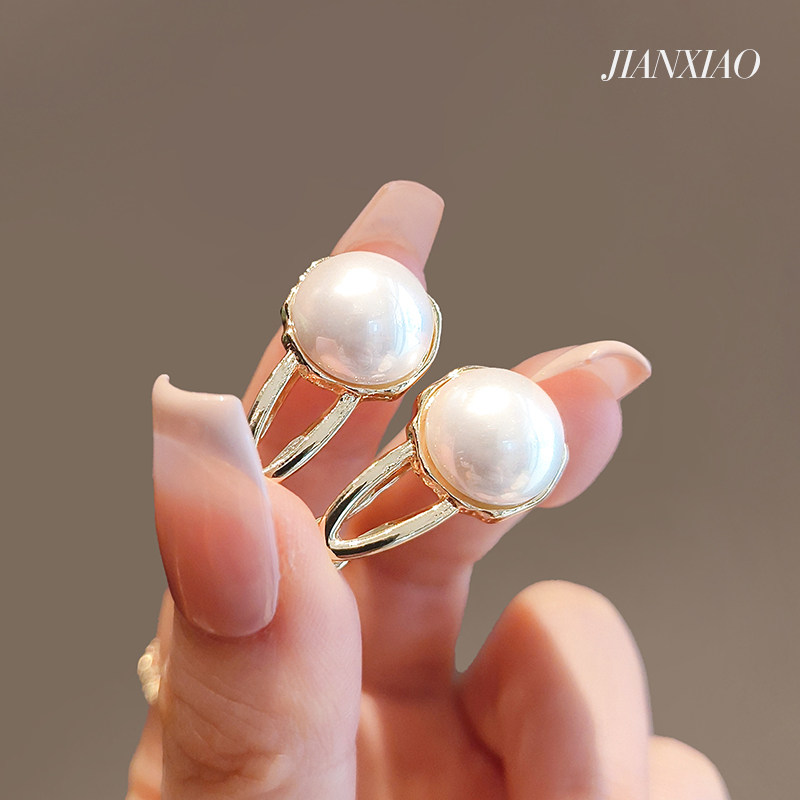 ������������С���м�Լ�ɰ��ٴ���ŮѼ��в�߷����鷢����ͷ�� 12.4Ԫ