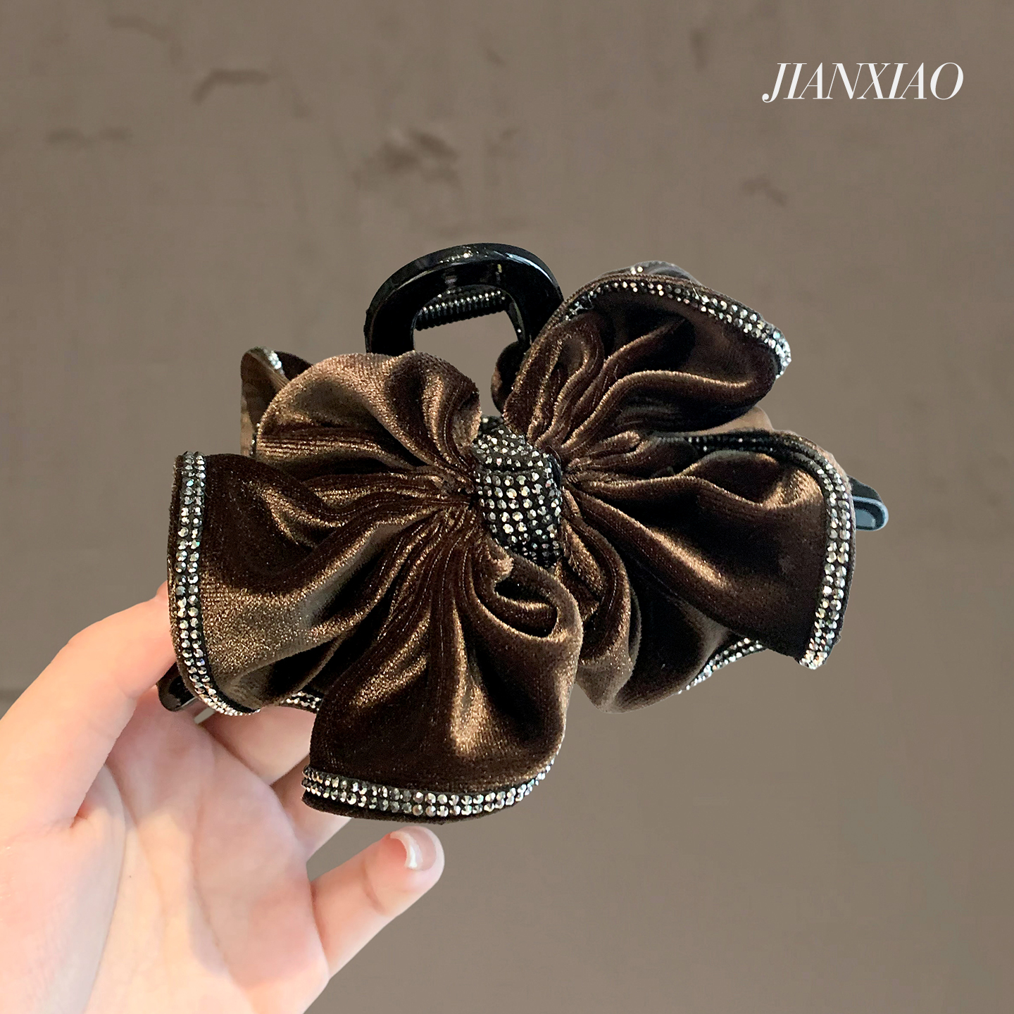 韩版时尚蝴蝶结抓夹秋冬丝绒水钻鲨鱼夹高级感复古盘发抓洋气头饰