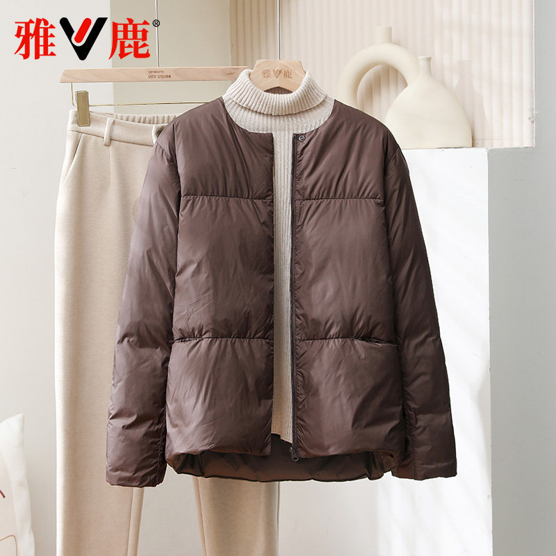 雅鹿无领设计短款轻薄羽绒服