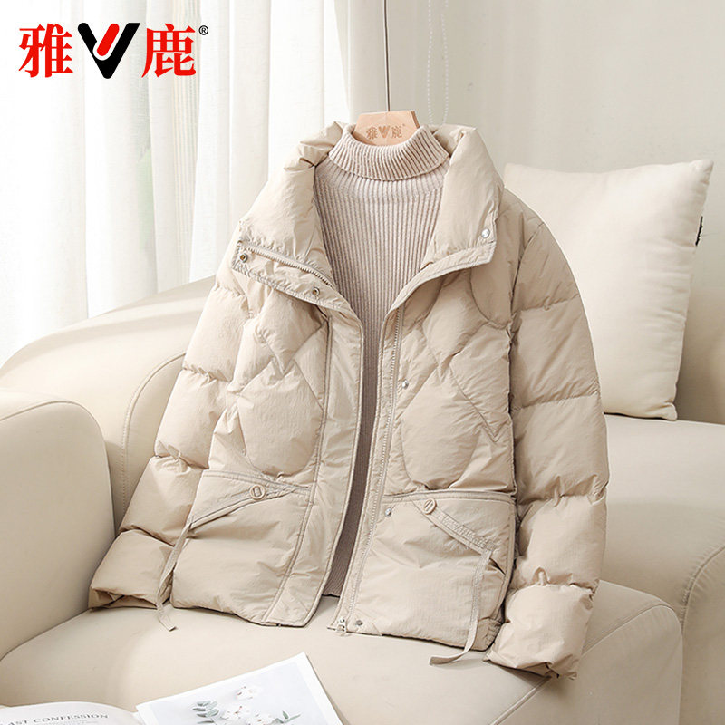 雅鹿立领女款羽绒服宽松