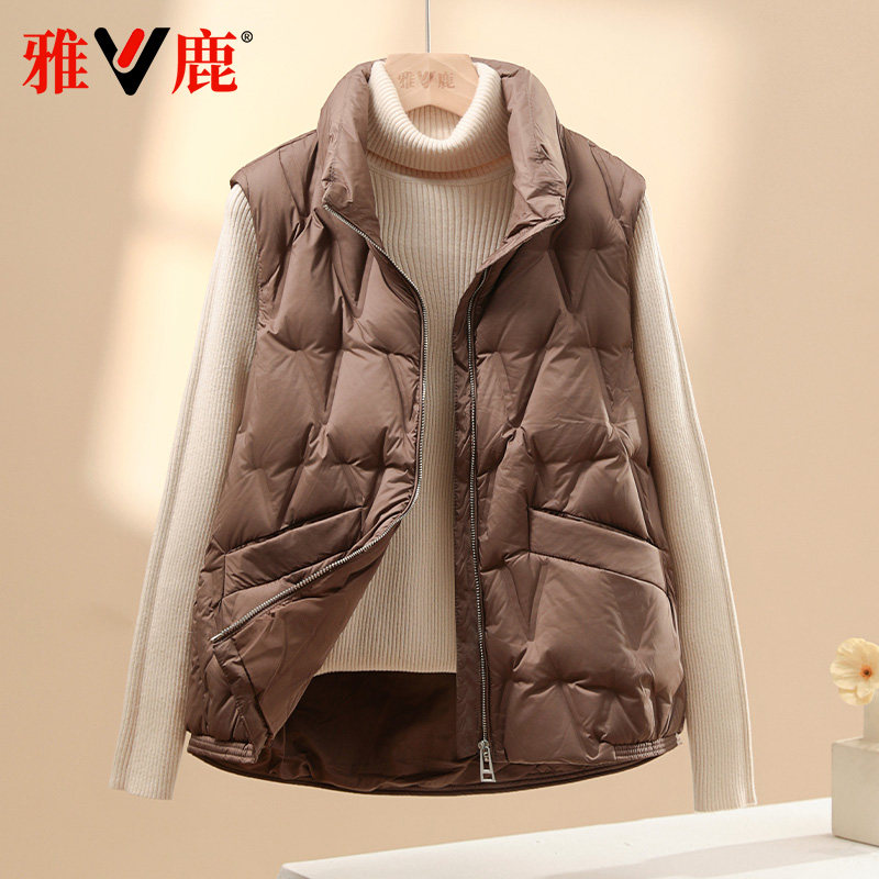 雅鹿短款冬季羽绒服女保暖