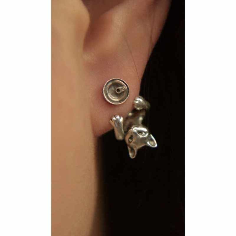 咬耳朵耳钉s925纯银小众猫咪耳钉创意礼物可爱设计感耳饰网红耳环