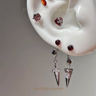 「伯爵」医学用级重工马蹄C环钛钢耳钉恶魔钉耳轮耳蜗耳骨钉小众