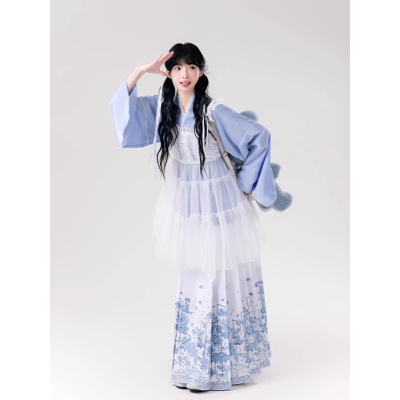 猫戏青瓷白色马面裙蓝色汉洋折衷