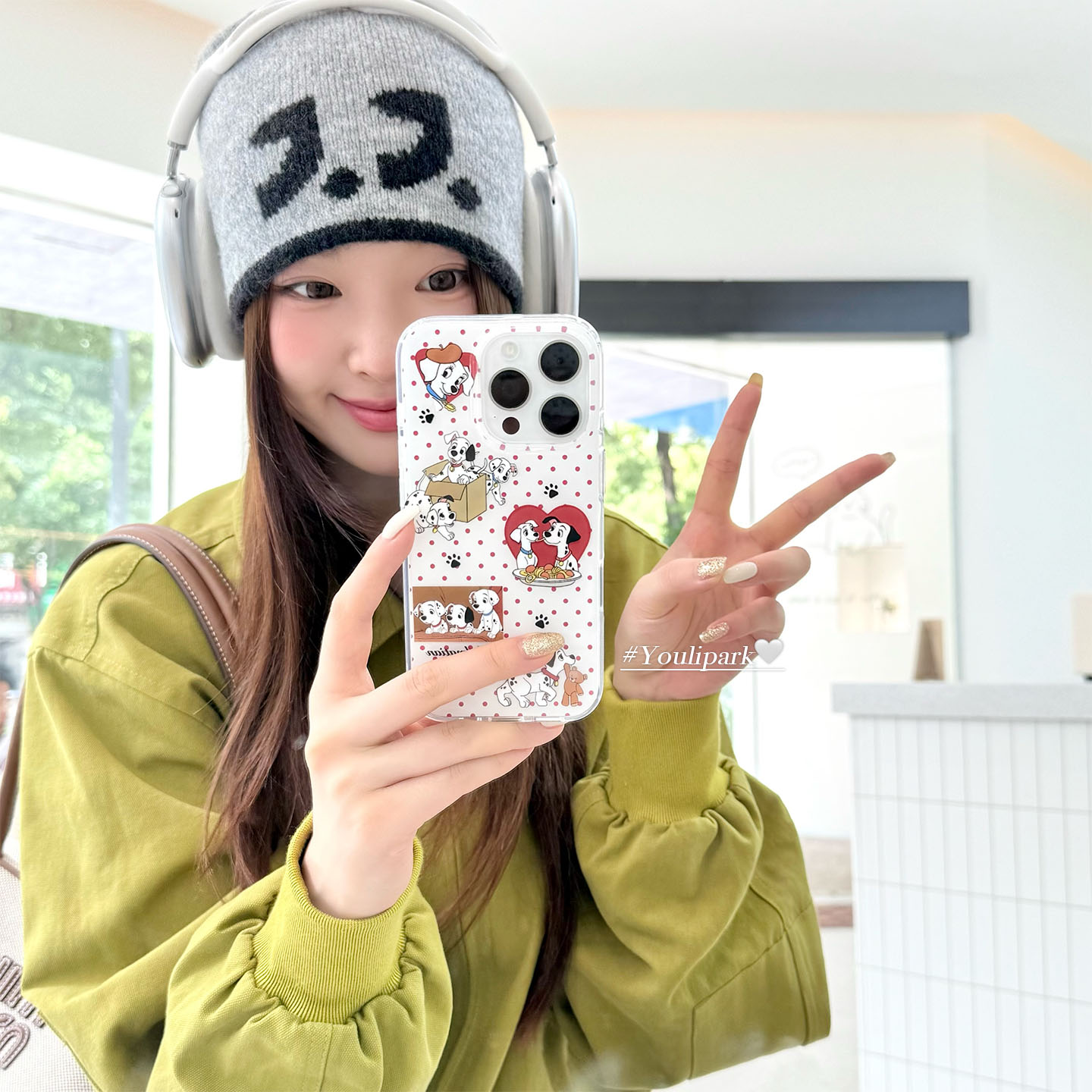 复古红波点斑点狗插画苹果手机壳