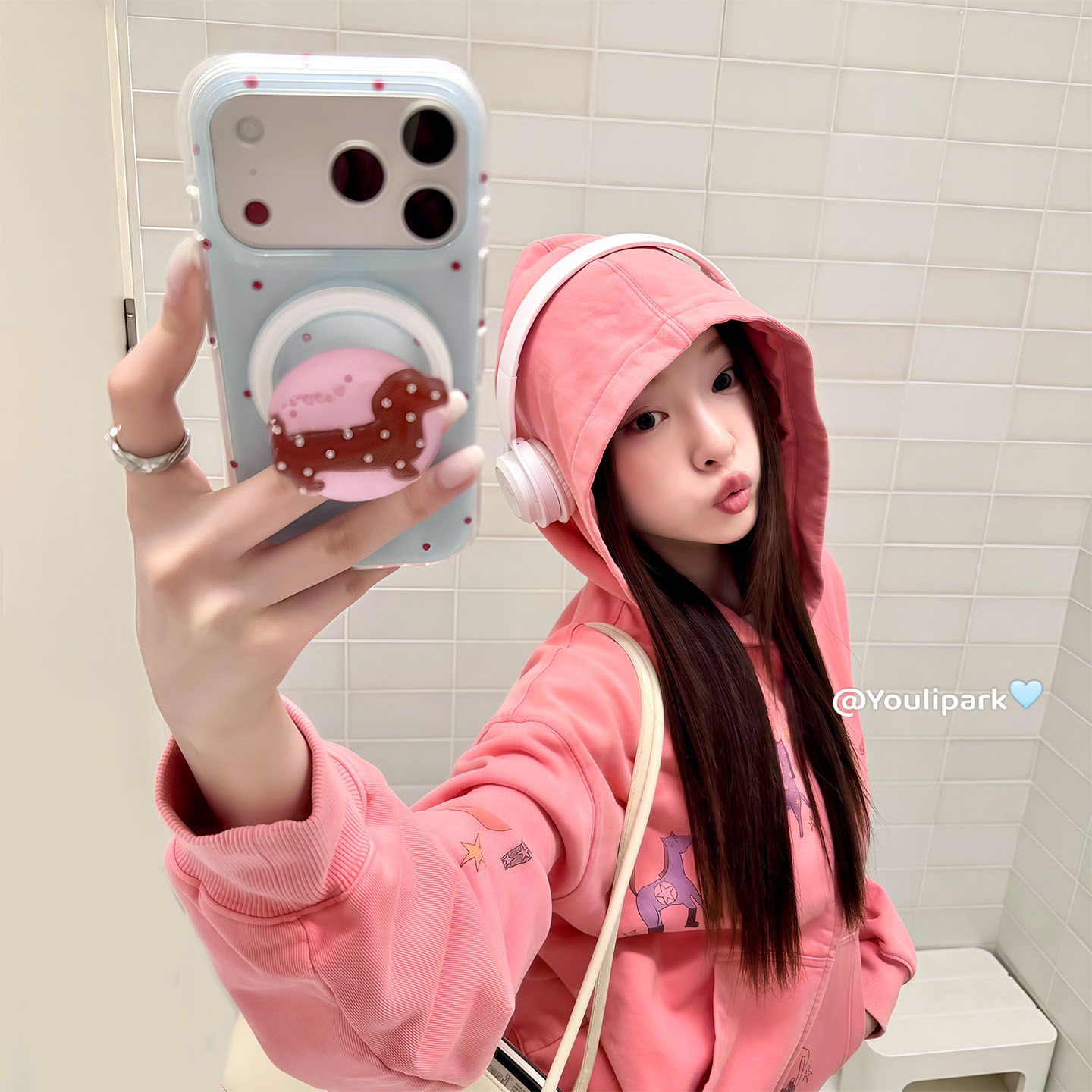 由里公园ins可爱baby蓝波点腊肠狗磁吸支架17适用18pro苹果18ProMax手机壳iPhone16全包14新款16Promax保护套