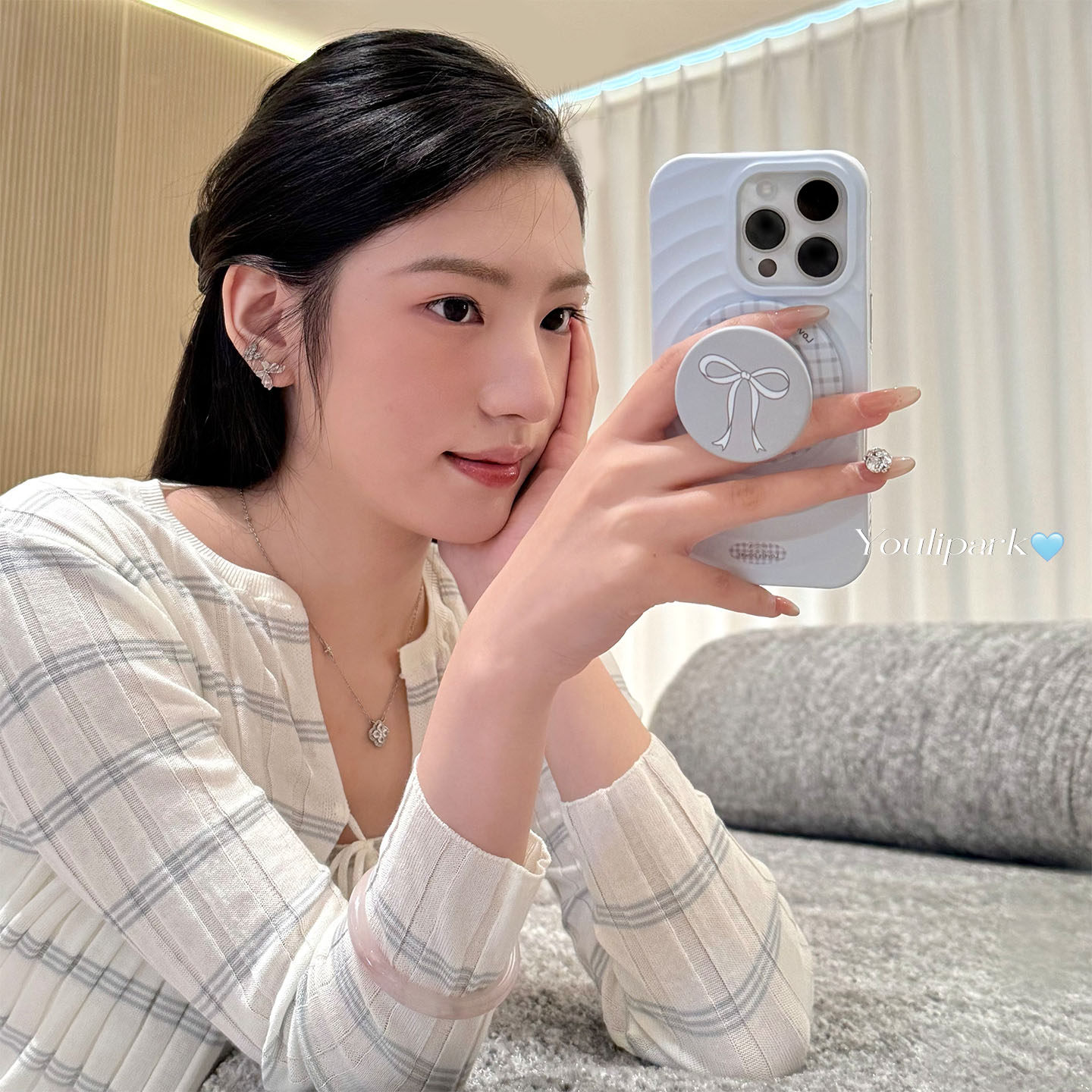 波漾磁吸蝴蝶结支架苹果手机壳女