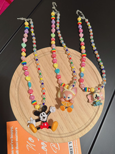 原创童趣玲娜贝儿米奇唐老鸭小飞象吊坠多巴胺彩色珍珠项链女配饰