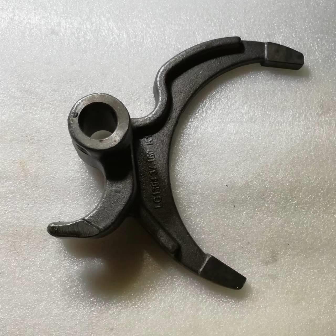 YTO一拖东方红拖拉机配件 LG1504配件 东方红LG1504后桥后箱拨叉