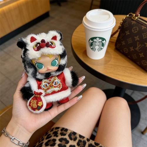 马力全开盲盒娃衣千里马通关马开心马衣服替换装毛绒公仔醒狮套装