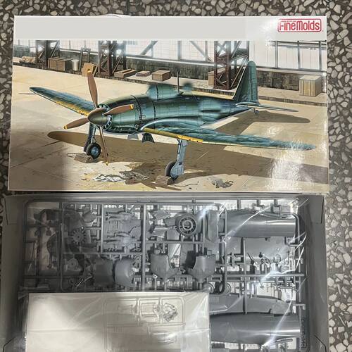 FineMolds 1/48 战斗机模型，未拆封，适合14岁以上玩家收藏。塑