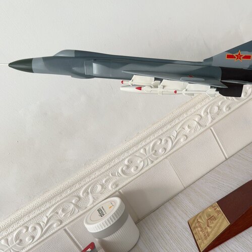 歼8ii 模型。有收藏证书及编号。96年中国国际航天博览会纪念品