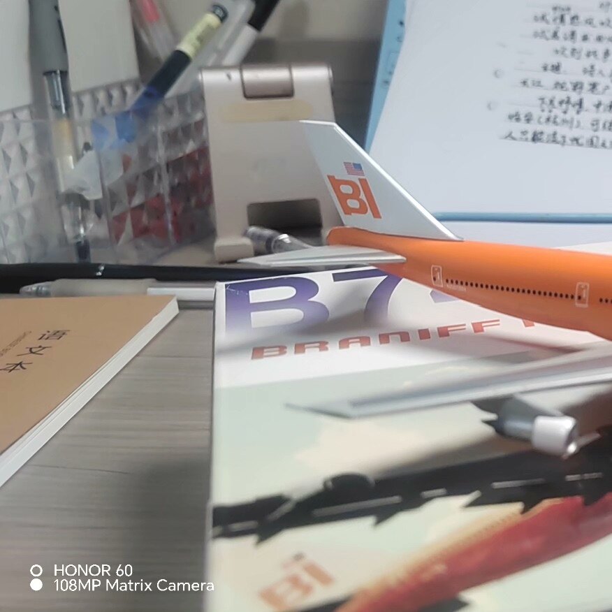 1：400 DW 布兰尼夫航空747-1001：400飞机模型可能存在一些小