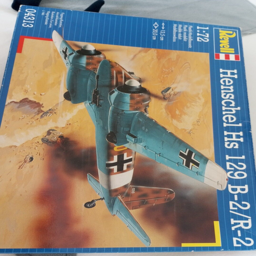 利华1/72比例Hs129北非攻击机模型，无损，盒子完好，老物件了。