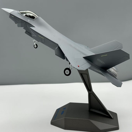 歼35A飞机模型，AVIC中航工业官方，1：60比例，无瑕盒藏。机身