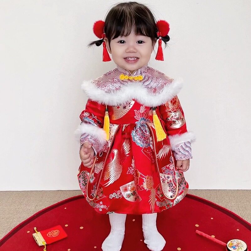 2026新款女宝宝过年服红色长袖冬季加绒婴儿唐装儿童旗袍周岁礼服