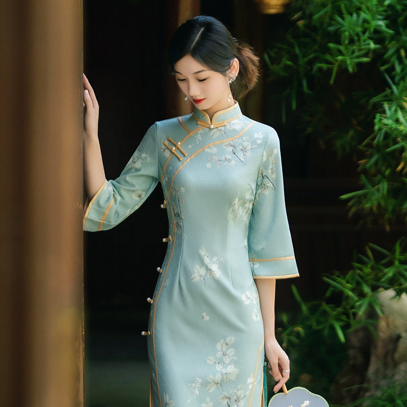 2026新款蓝绿色国风新中式中长款长袖旗袍改良年轻款女感复古