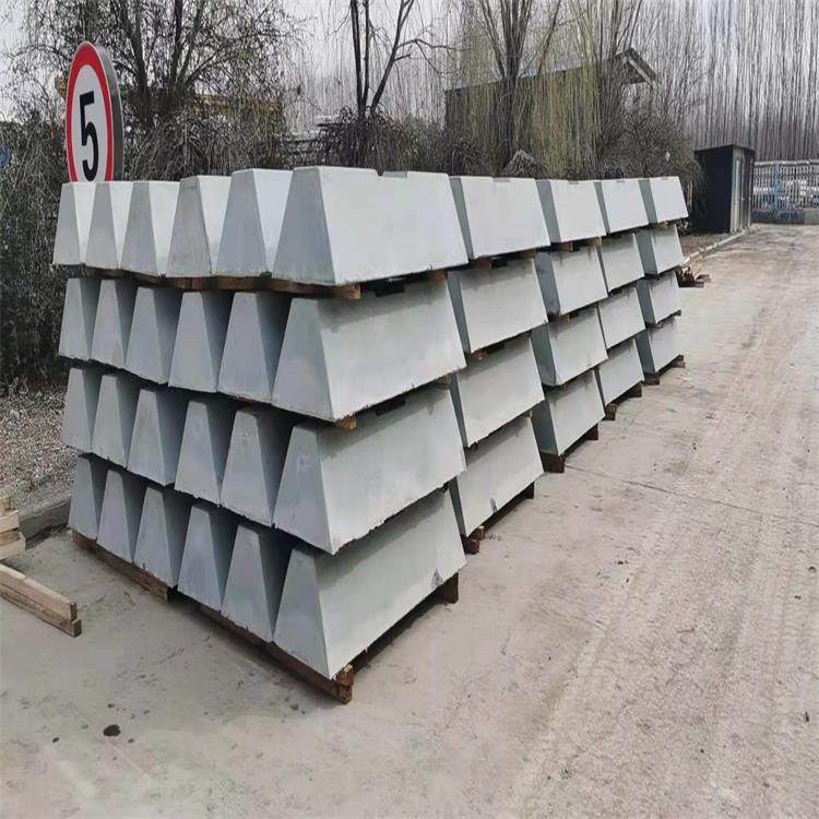 定制30kg铁路新ii型混凝土轨枕 38kg钢筋砼枕小半径曲线混凝土枕