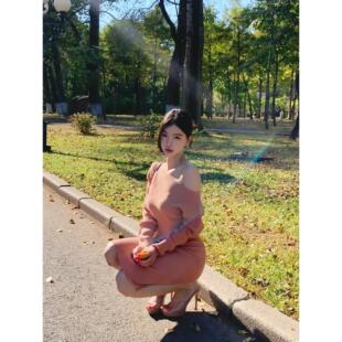 Fart Shop】微醺玫瑰 不规则斜肩针织连衣裙柔软舒适弹力包臀裙女