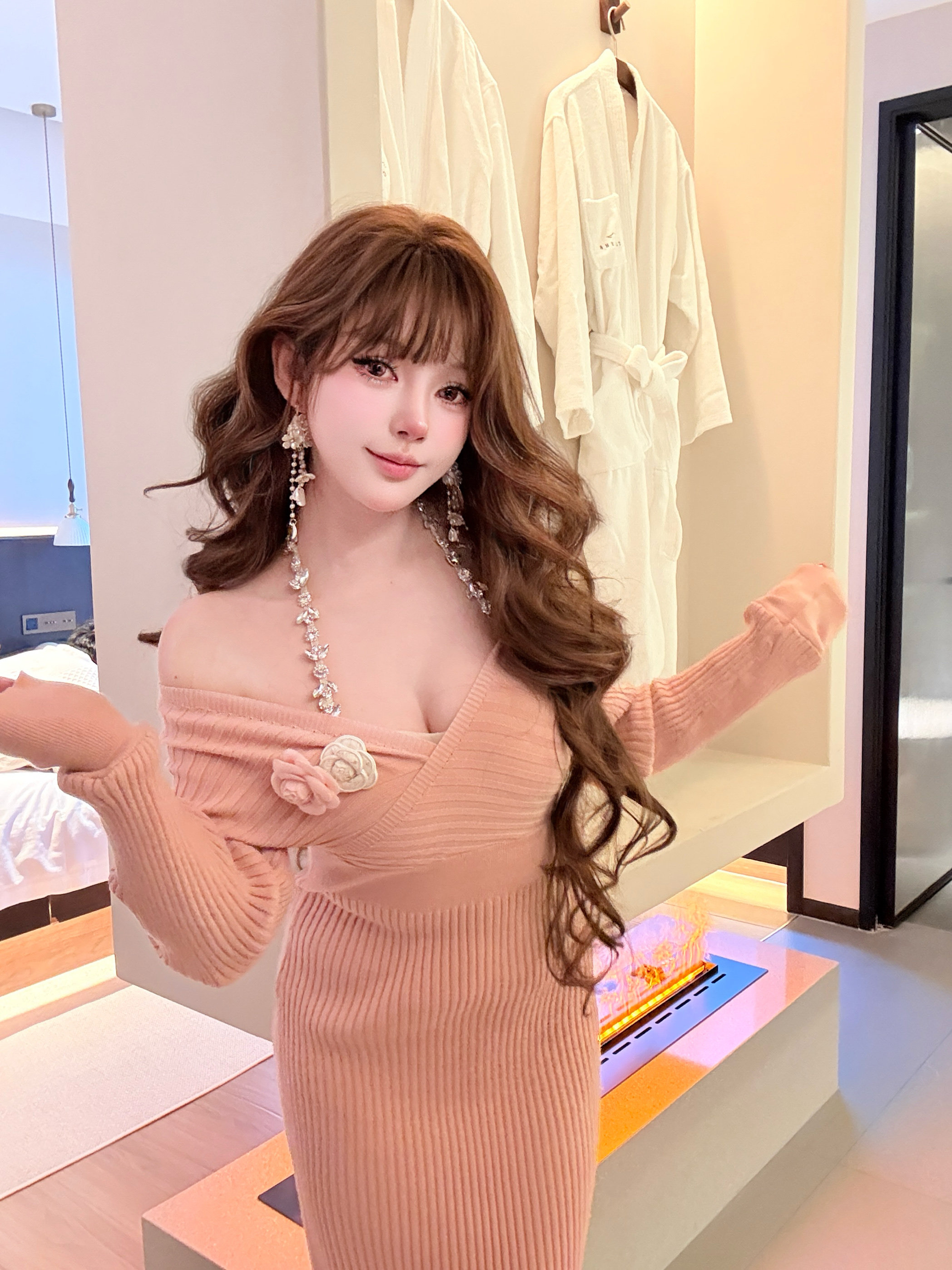 黛井莉亚 原创微醺约会2.0气质带钻V领弹力针织连衣裙修身包臀