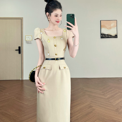 杏色连衣裙女夏季2025年新款气质方领时尚高级设计感小众裙子炸街