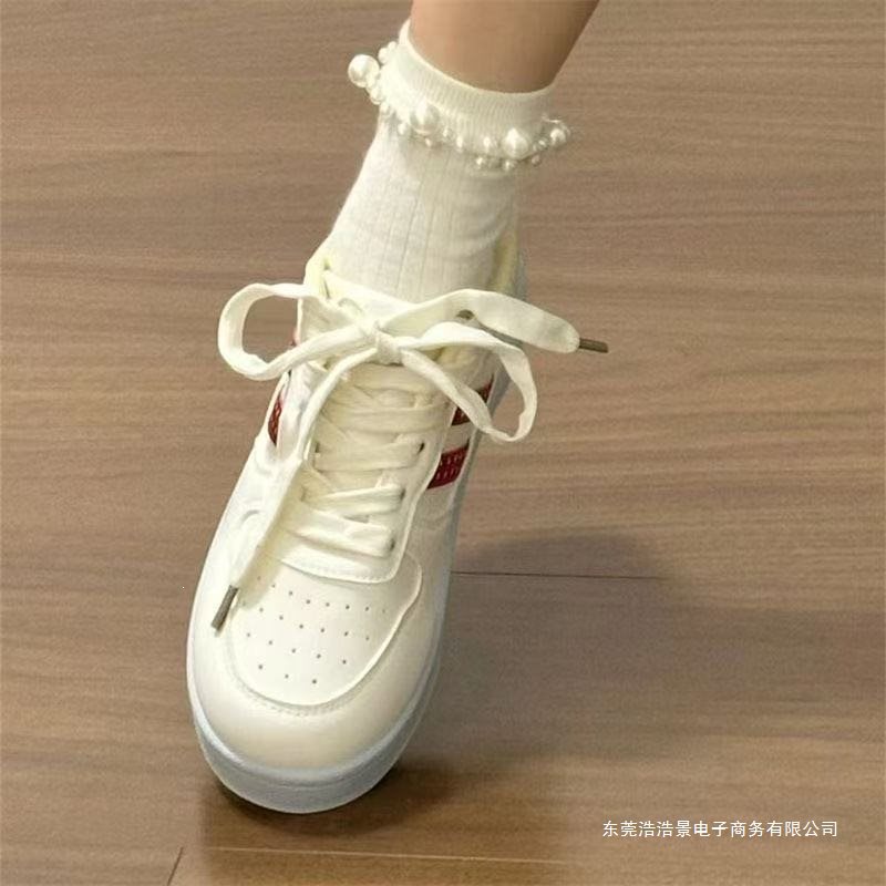 女童米白厚底增高休闲板鞋|设计