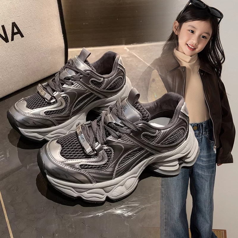 初中生网面运动鞋银色炫酷2026春秋新款中大童厚底运动鞋女童鞋子