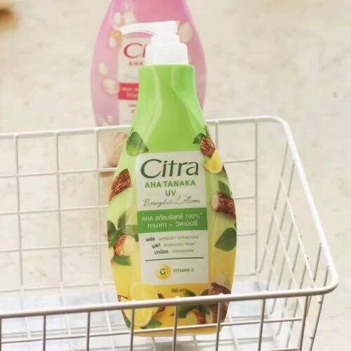 泰国热销Citra维C身体乳300ml 按压瓶塔卡娜成分长效锁水润肤乳液