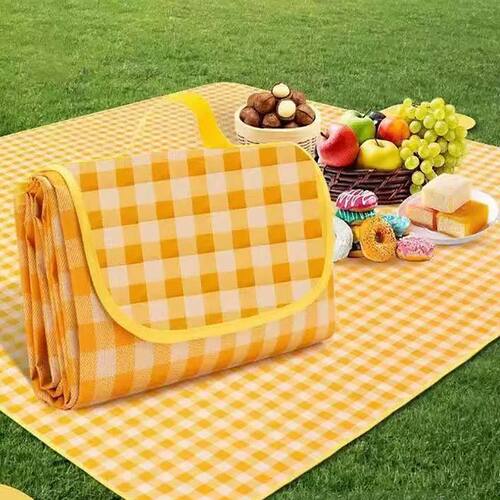 The Picnic Mat Is Made of Thickened Waterproof Moisture-proo