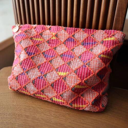 Red diamond grid fashionable large-capacity zipper cosmetic
