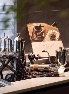 现代样板间厨房摆件咖啡主题书架水壶果盘桌面托盘组合软装饰品