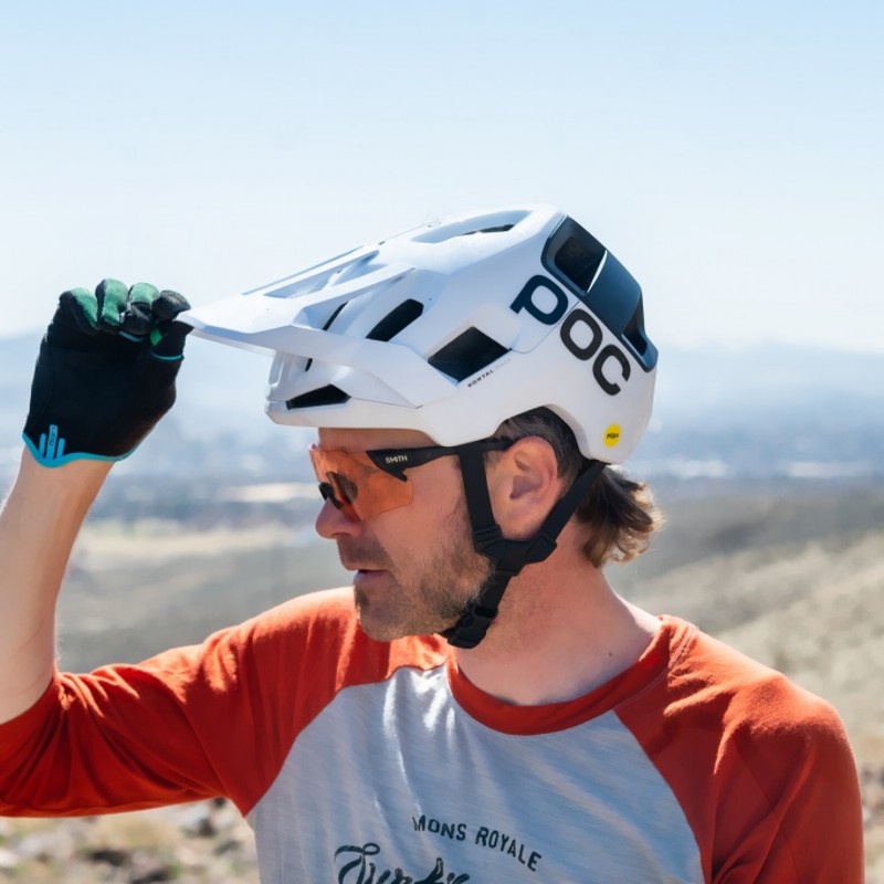 POCKortal超轻透气半盔骑行头盔