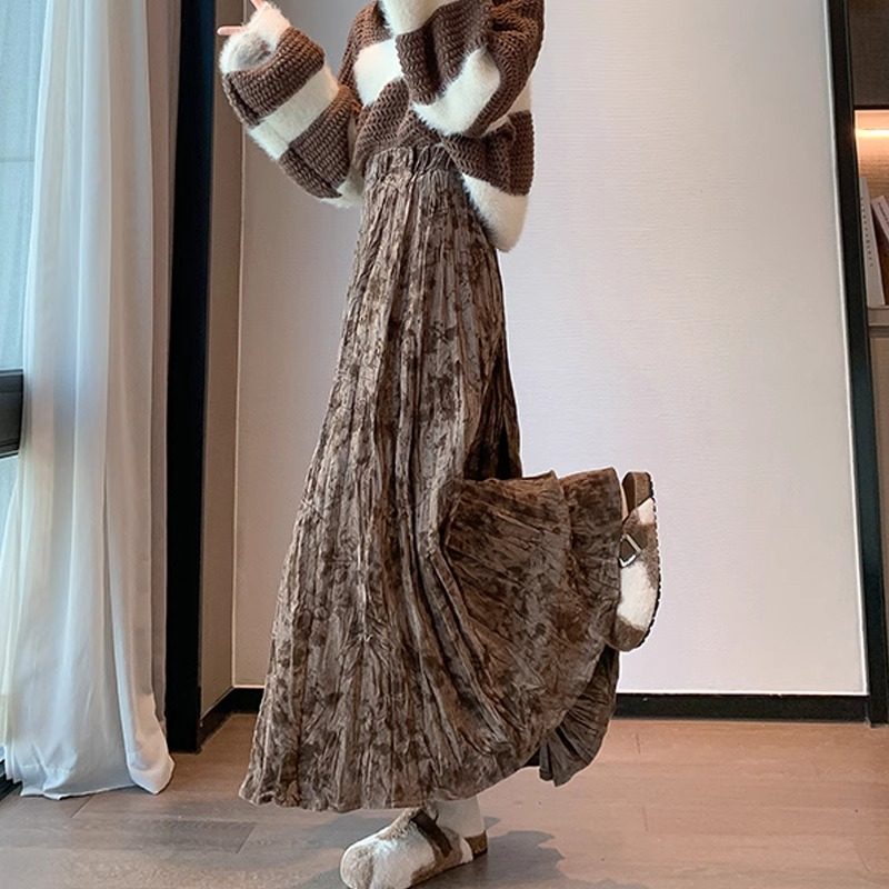 扎染印花丝绒褶皱半身裙女秋冬2025新款覆古A字伞裙高腰百褶长裙