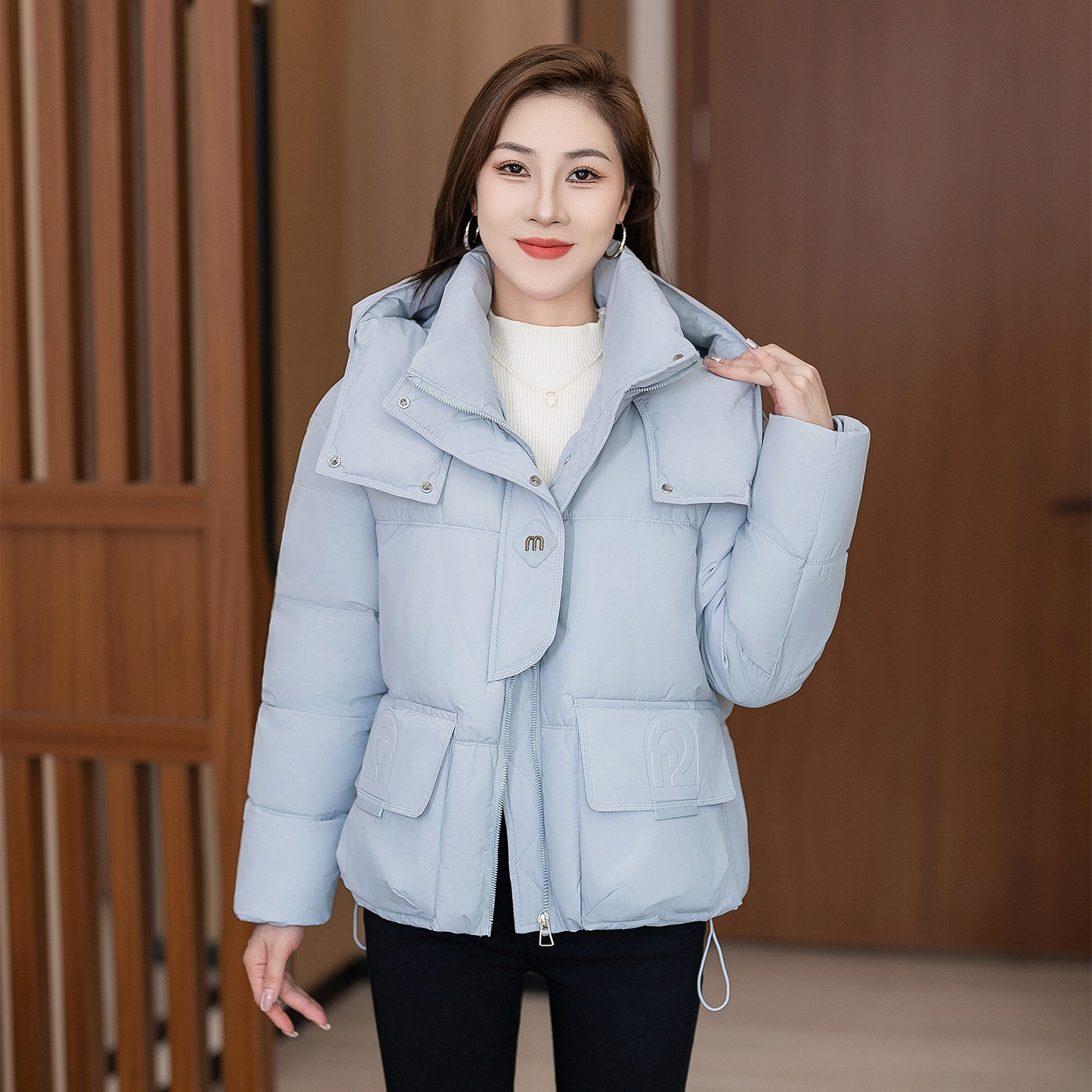 时尚短款棉服女士冬季新款连帽加厚保暖大口袋面包服羽绒棉衣外套