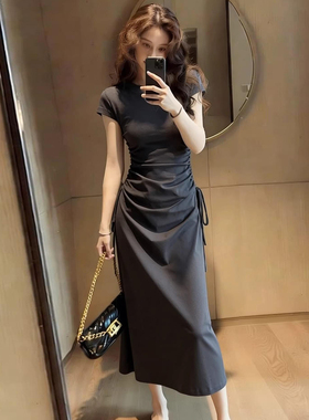 法式灰色短袖连衣裙女2026新款夏季漂亮设计感抽绳收腰显瘦长裙子