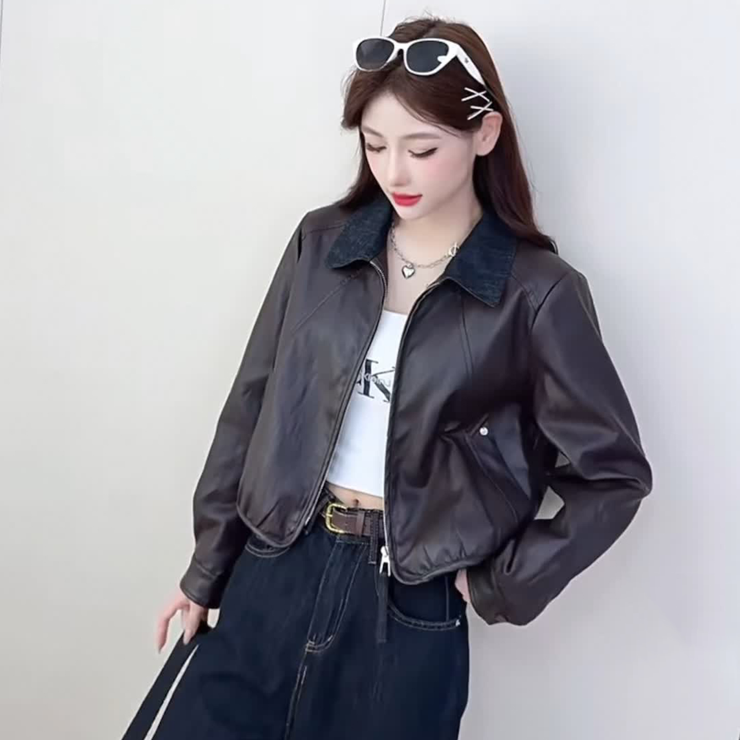 时尚翻领短款皮衣外套女秋冬季新款洋气小个子加绒加厚皮夹克上衣