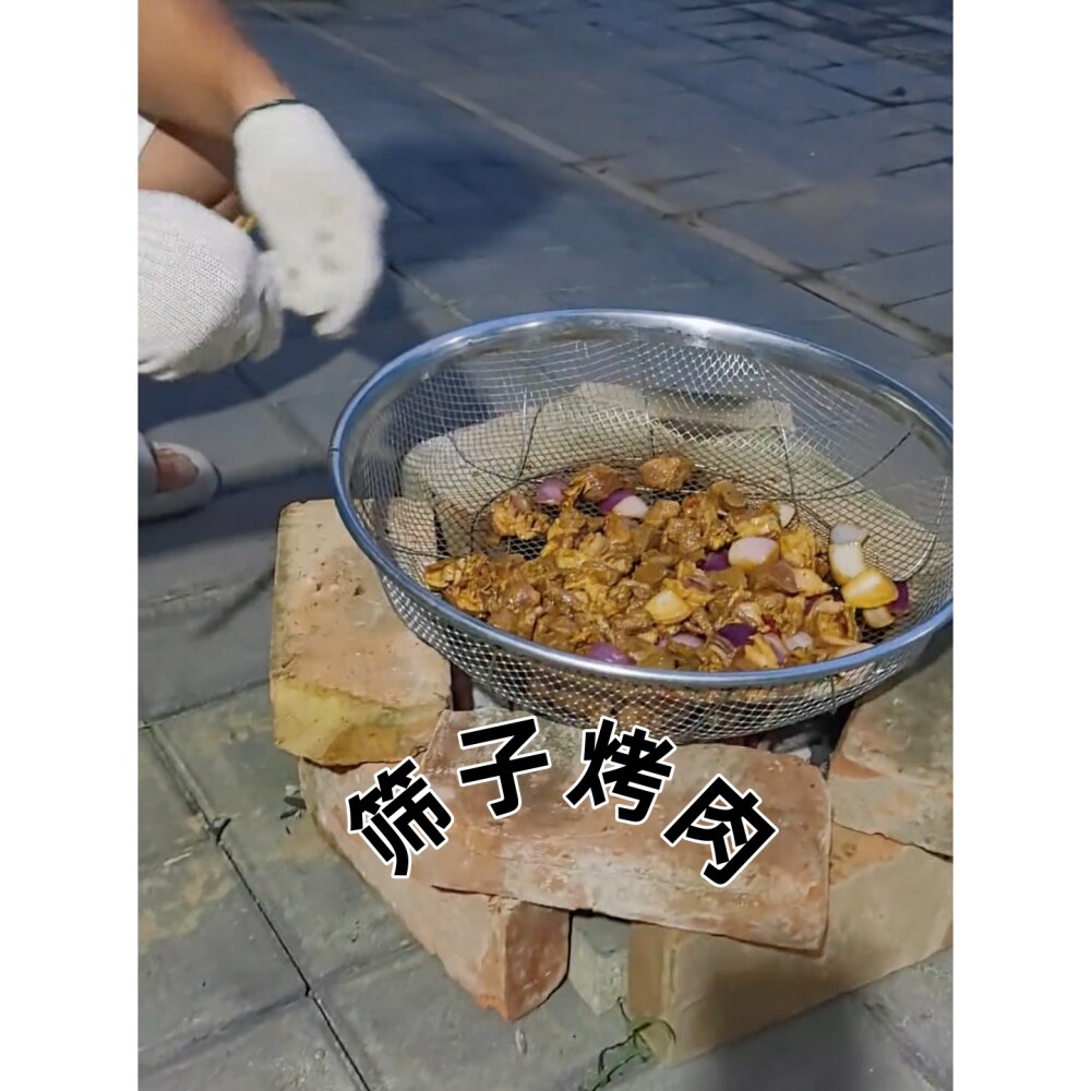 不锈钢烤肉筛子铁丝网圆形过滤沙石子谷物钢丝筛网家用细孔大号