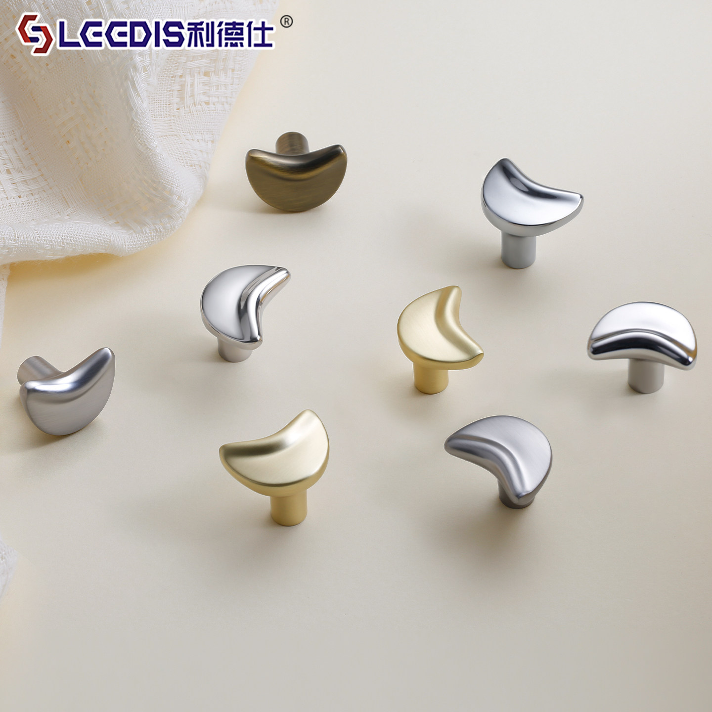 法式中古简约月亮柜门拉手图片