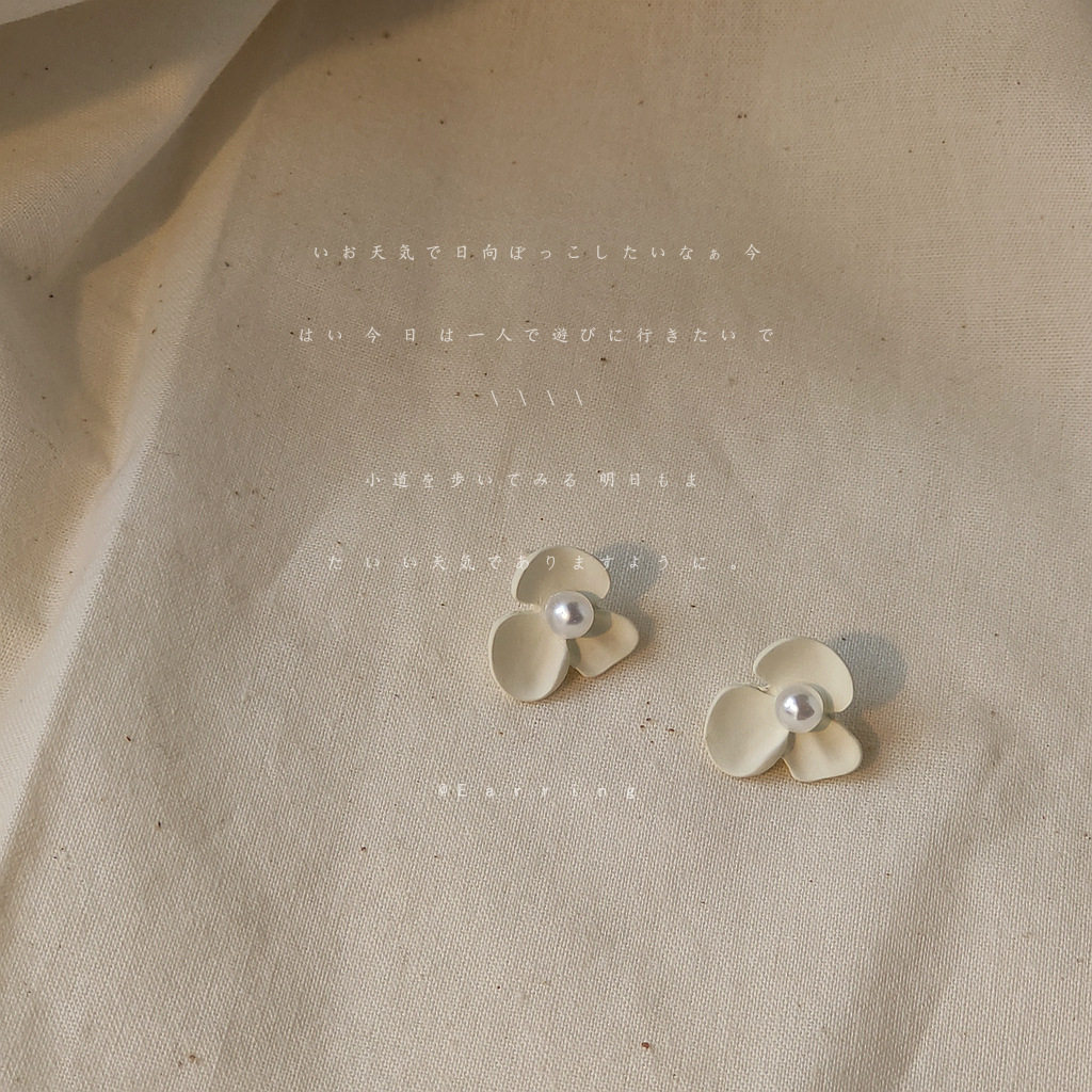 日系coopkoop超仙奶白色耳钉ins珍珠花朵简约925银针耳环女高级