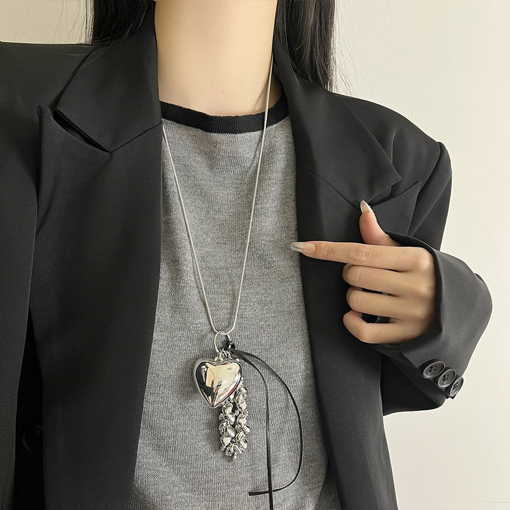 日系CoopKoop新款豹纹爱心流苏项链女小众ins高级感长款毛衣链