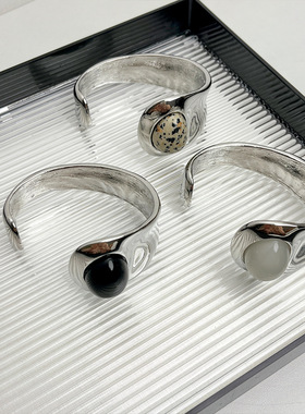 日系coopkoop时尚新款黑曜石镶嵌宽面手镯女设计感斑点石开口