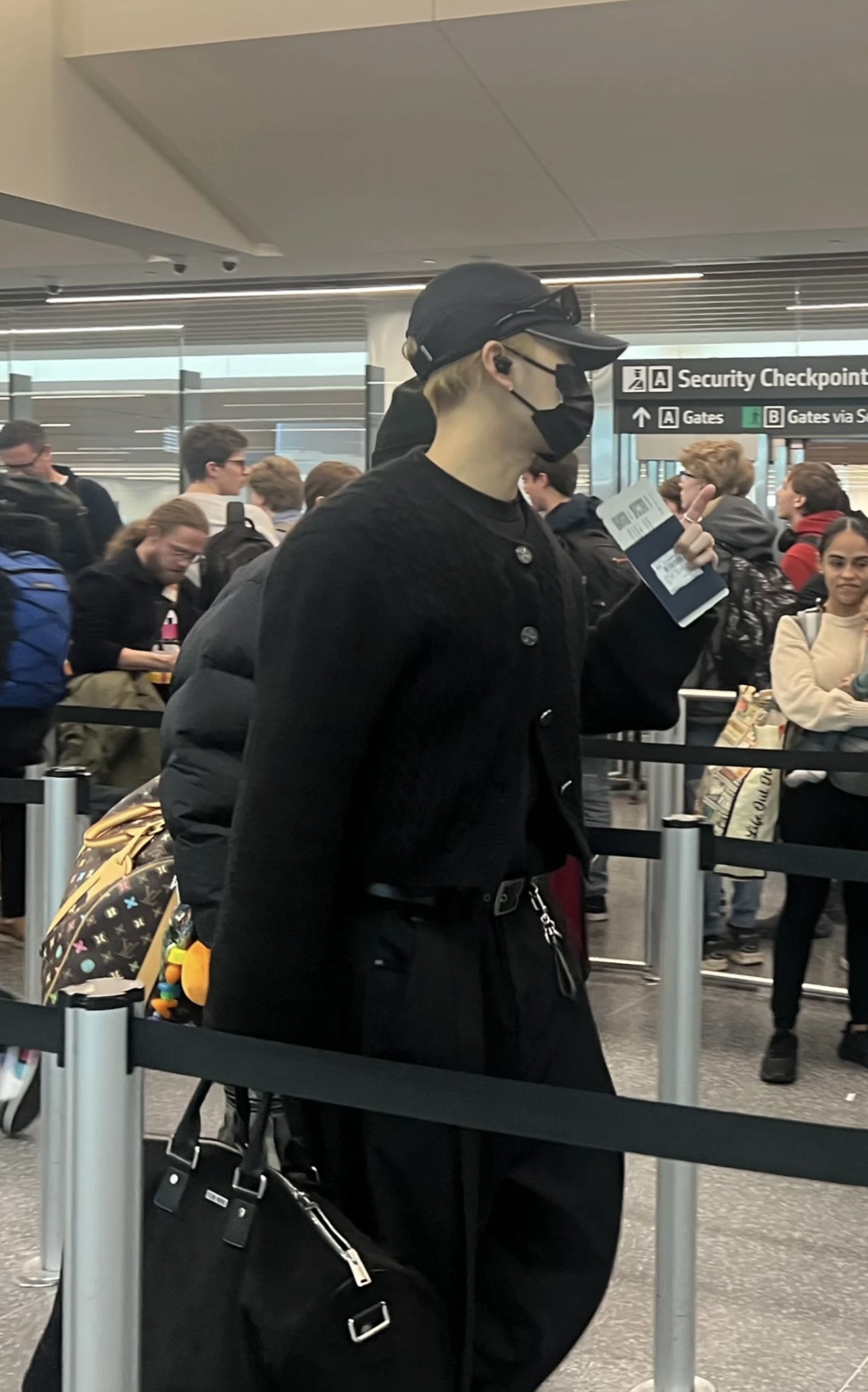 25SS 王嘉尔同款旅途旅行包大容量健身包斜挎包