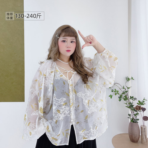 大码薄款纯欲风刺绣宽松娃娃衫