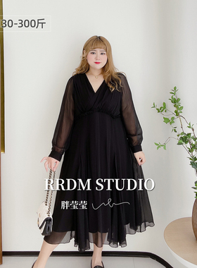 300斤胖莹莹大码女装胖mmV领法式复古收腰显瘦黑色通勤长款连衣裙
