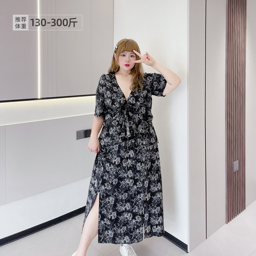 300斤性感碎花轻熟风特大码女装