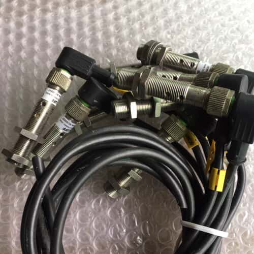 议价进囗巴鲁夫接近开关BCS M12T4D2-PSM40C-S可维修