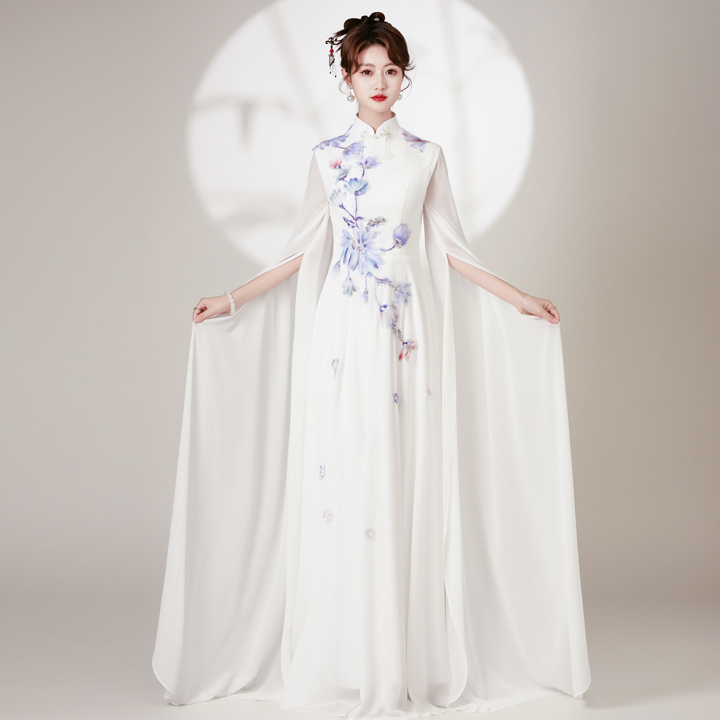 中国风复古水袖绣花年会礼服长款女白色飘逸模特队演出服雪纺超仙