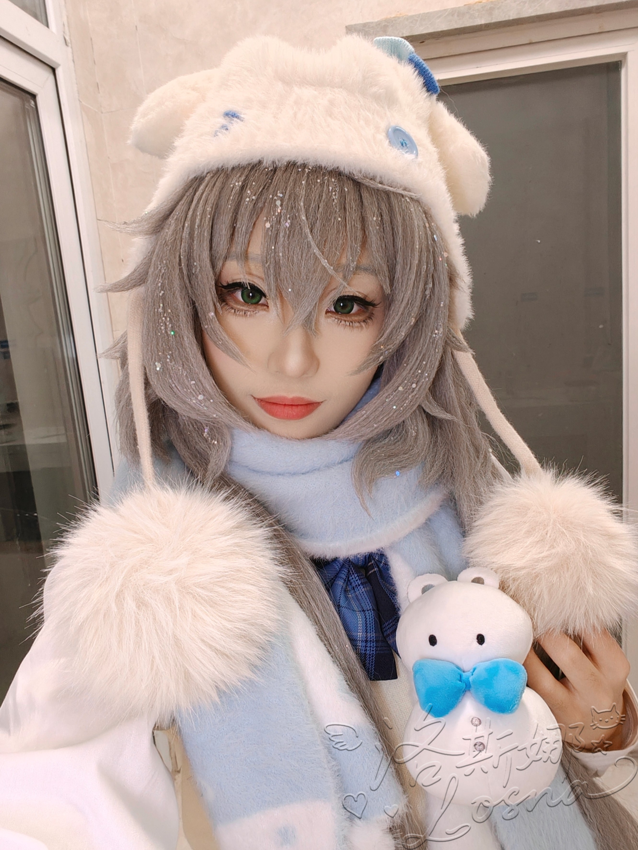 【洛斯娜粉丝专拍】洛天依帽子,小雪人围巾,胸针,已报备