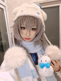 【洛斯娜粉丝专拍】洛天依帽子,小雪人围巾,胸针,已报备