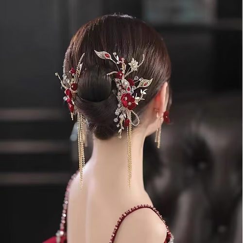 中式红色绒花流苏头饰新娘秀禾服